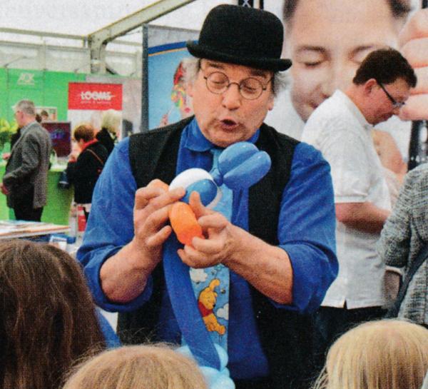 Ballonmagier Thierry begeisterte mit seinen ausgefallenen Kreationen. � Foto: Diabetiker Niedersachsen e.V.